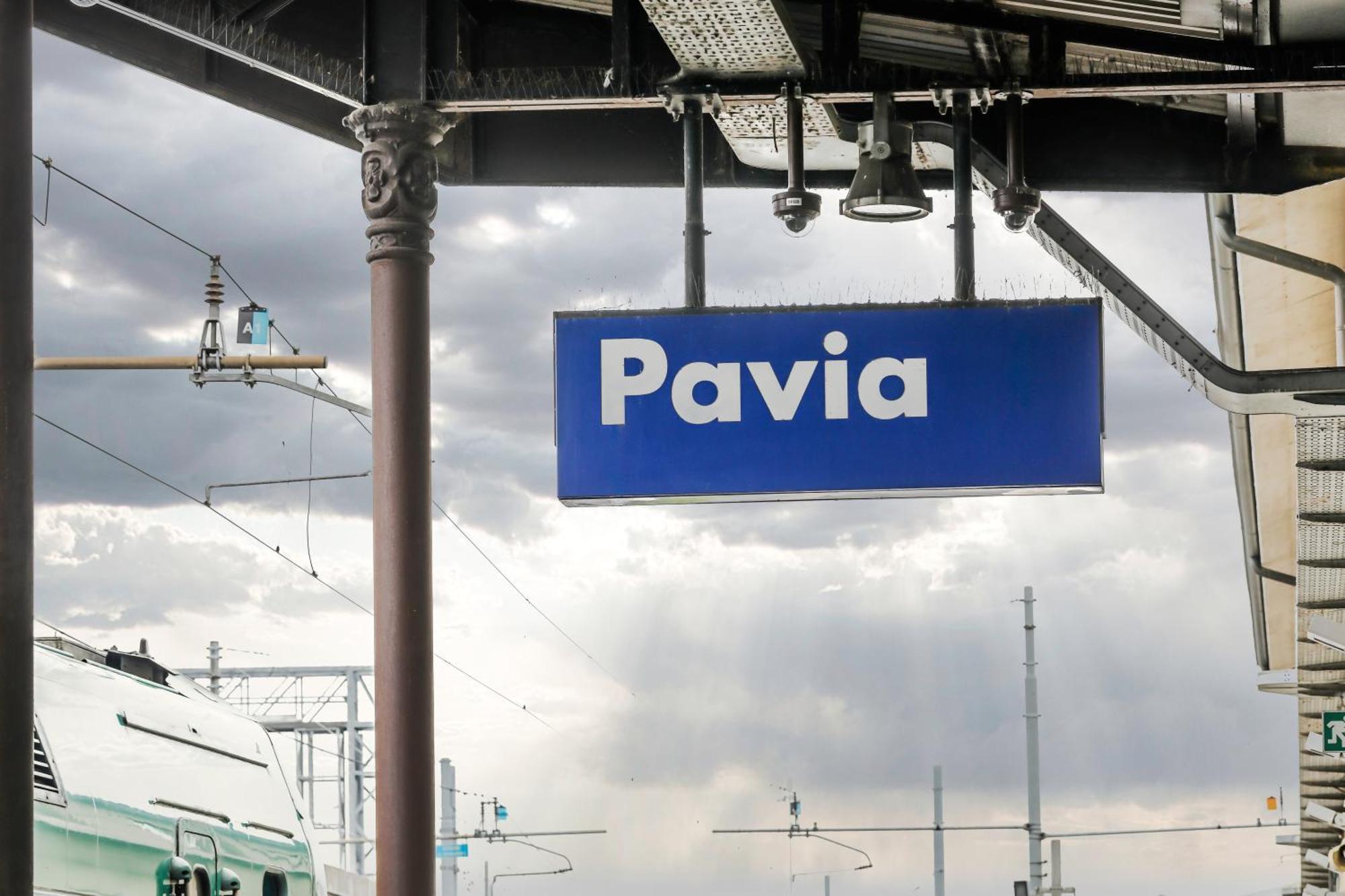 Angolo Alla Stazione - Bilocale Ristrutturato Zona Stazione E Ospedali Pavia Buitenkant foto